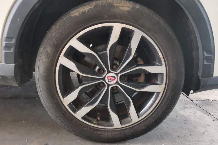 Used Roewe RX5 2016 20T Two-Wheel Drive Automatic Internet Smart Edition Right Front Wheel Hub