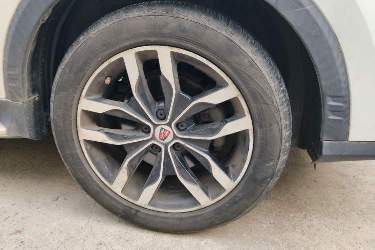 Used Roewe RX5 2016 20T Two-Wheel Drive Automatic Internet Smart Edition Right Front Wheel Hub