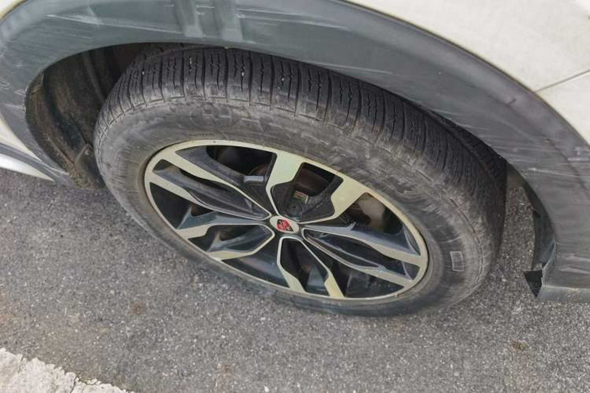 Used Roewe RX5 2016 20T Two-Wheel Drive Automatic Internet Smart Edition Right Front Wheel Hub
