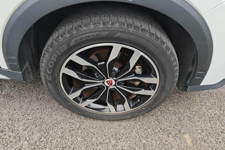 Used Roewe RX5 2016 20T Two-Wheel Drive Automatic Internet Smart Edition Right Front Wheel Hub