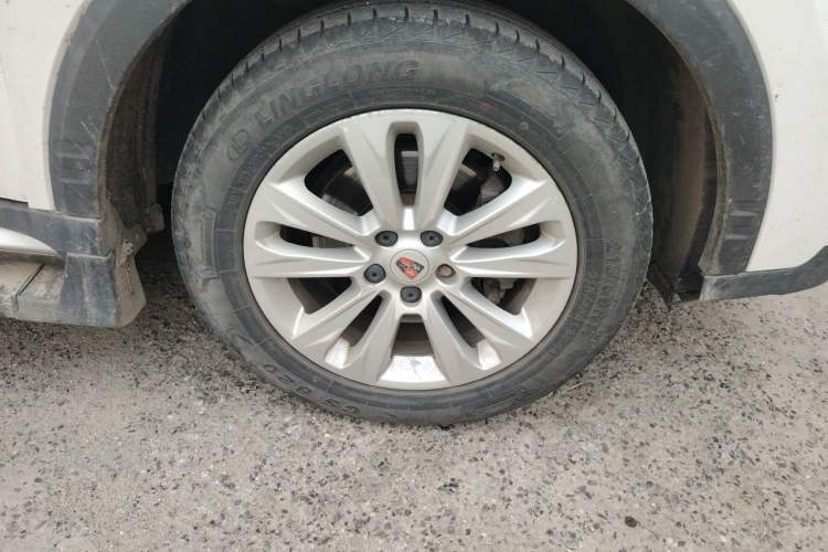 Used Roewe RX5 2016 20T Two-Wheel Drive Manual Flagship Edition Right Front Wheel Hub