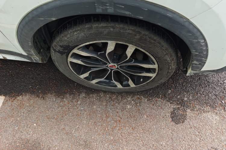 Used Roewe RX5 2016 20T Two-Wheel Drive Automatic Internet Smart Edition Right Front Wheel Hub