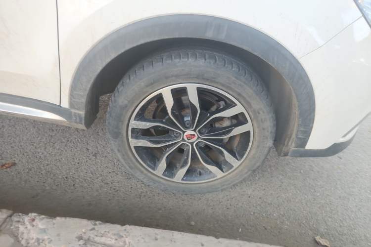 Used Roewe RX5 2016 20T Two-Wheel Drive Automatic Internet Smart Edition Right Front Wheel Hub