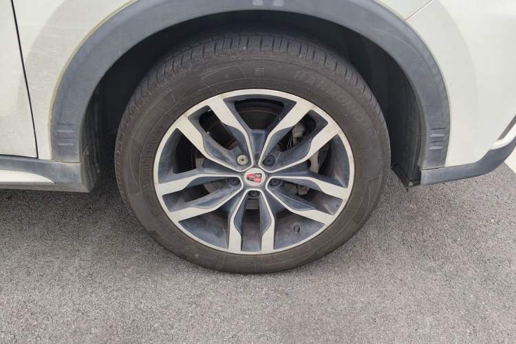 Used Roewe RX5 2016 20T Two-Wheel Drive Automatic Internet Smart Edition Right Front Wheel Hub