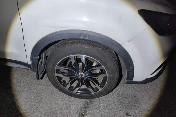 Used Roewe RX5 2016 30T Two-Wheel Drive Automatic Internet Smart Edition Right Front Wheel Hub