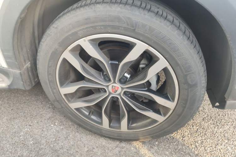Used Roewe RX5 2016 20T Two-Wheel Drive Automatic Internet Smart Edition Right Front Wheel Hub