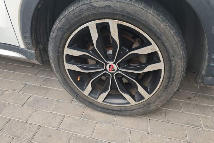 Used Roewe RX5 2016 20T Two-Wheel Drive Automatic Internet Smart Edition Right Front Wheel Hub
