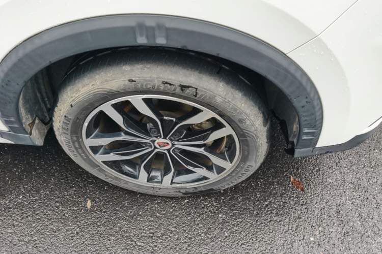 Used Roewe RX5 2016 20T Two-Wheel Drive Automatic Internet Smart Edition Right Front Wheel Hub