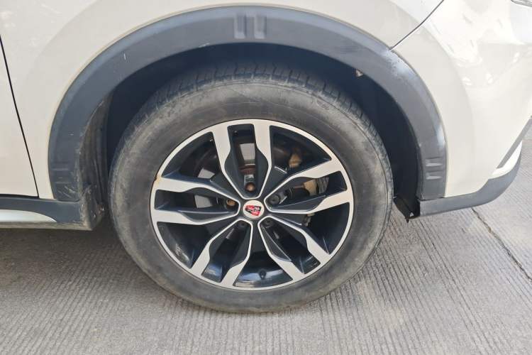 Used Roewe RX5 2016 20T Two-Wheel Drive Automatic Internet Smart Edition Right Front Wheel Hub