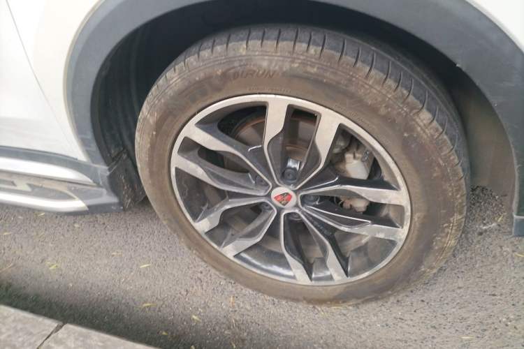 Used Roewe RX5 2016 20T Two-Wheel Drive Automatic Internet Smart Edition Right Front Wheel Hub