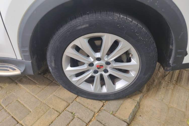 Used Roewe RX5 2016 Revised Version 20T Two-Wheel Drive Manual Transmission Luxury Edition Right Front Wheel Hub
