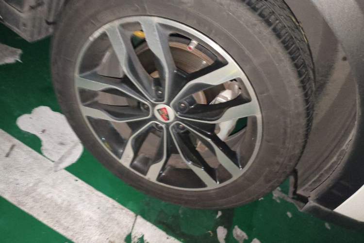 Used Roewe RX5 2016 30T Two-Wheel Drive Automatic Internet Smart Edition Right Front Wheel Hub
