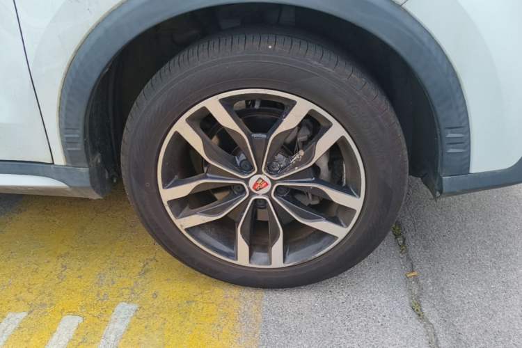 Used Roewe RX5 2016 20T Two-Wheel Drive Automatic Internet Smart Edition Right Front Wheel Hub