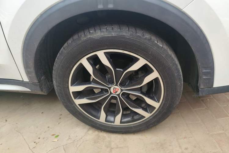 Used Roewe RX5 2016 30T Two-Wheel Drive Automatic Internet Smart Edition Right Front Wheel Hub