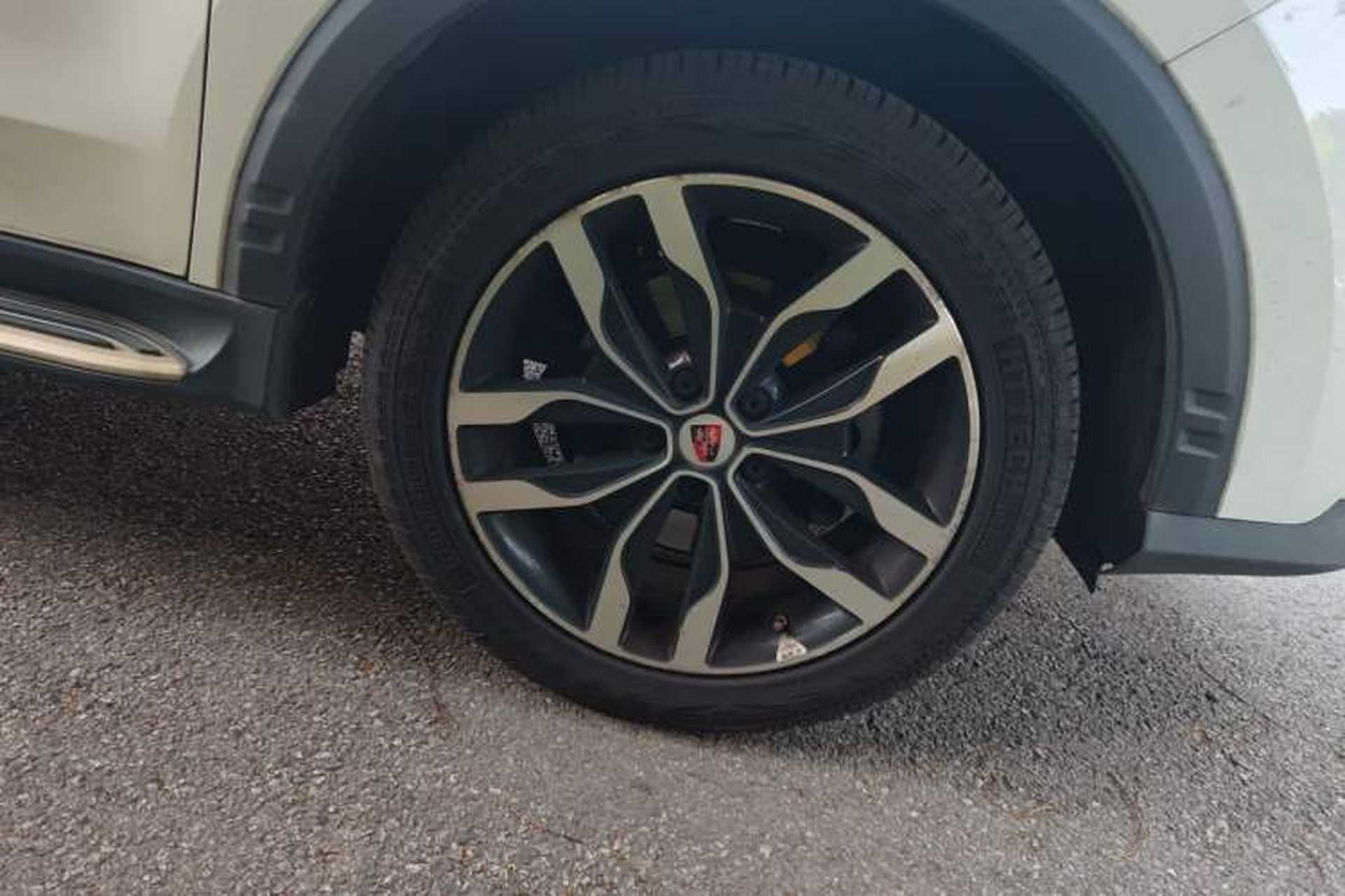 Used Roewe RX5 2016 20T Two-Wheel Drive Manual Transmission Internet Smart Edition Right Front Wheel Hub