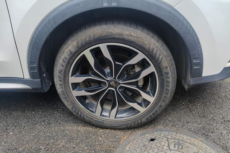 Used Roewe RX5 2016 30T Two-Wheel Drive Automatic Internet Smart Edition Right Front Wheel Hub