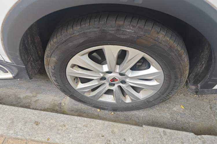 Used Roewe RX5 2016 20T Two-Wheel Drive Manual Flagship Edition Right Front Wheel Hub