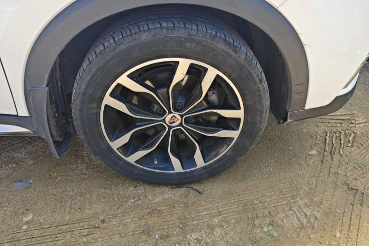 Used Roewe RX5 2016 20T Two-Wheel Drive Automatic Internet Smart Edition Right Front Wheel Hub