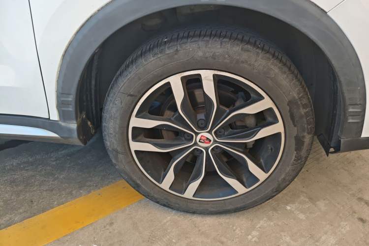 Used Roewe RX5 2016 20T Two-Wheel Drive Automatic Internet Smart Edition Right Front Wheel Hub