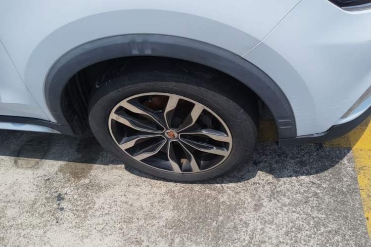 Used Roewe RX5 2016 30T Four-Wheel Drive Automatic Internet Smart Luxury Edition Right Front Wheel Hub