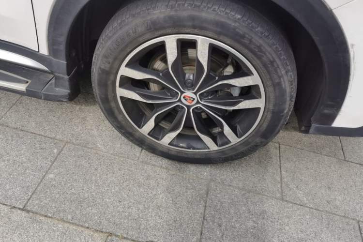 Used Roewe RX5 2016 20T Two-Wheel Drive Automatic Internet Smart Edition Right Front Wheel Hub