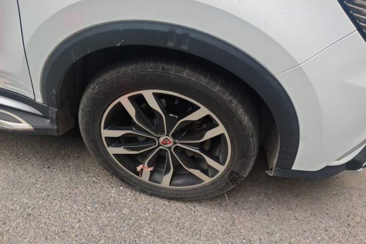 Used Roewe RX5 2016 20T Two-Wheel Drive Automatic Internet Smart Edition Right Front Wheel Hub