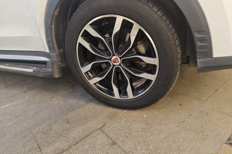 Used Roewe RX5 2016 20T Two-Wheel Drive Automatic Internet Smart Edition Right Front Wheel Hub