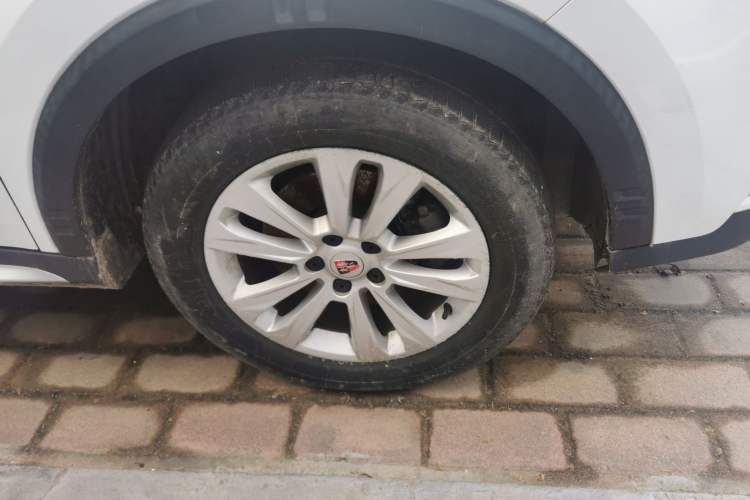 Used Roewe RX5 2016 20T Two-Wheel Drive Manual Flagship Edition Right Front Wheel Hub
