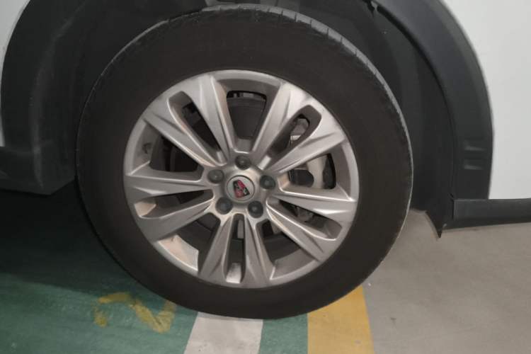Used Roewe RX5 2016 20T Two-Wheel Drive Manual Flagship Edition Right Front Wheel Hub
