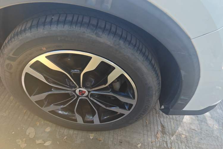 Used Roewe RX5 2016 20T Two-Wheel Drive Automatic Internet Smart Edition Right Front Wheel Hub