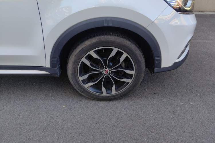 Used Roewe RX5 2016 20T Two-Wheel Drive Automatic Internet Smart Edition Right Front Wheel Hub