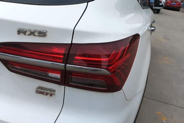 Used Roewe RX5 2016 30T Four-Wheel Drive Automatic Internet Smart Luxury Edition Right Rear Taillight
