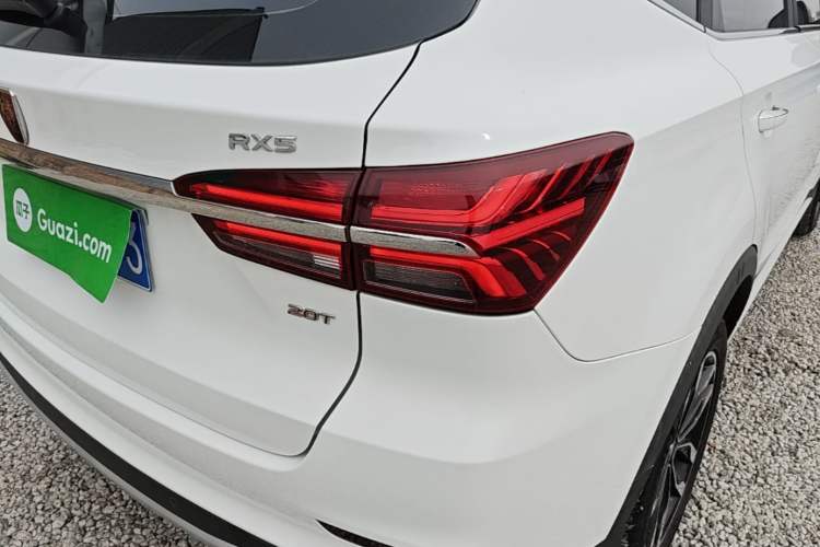 Used Roewe RX5 2016 20T Two-Wheel Drive Automatic Internet Smart Edition Right Rear Taillight
