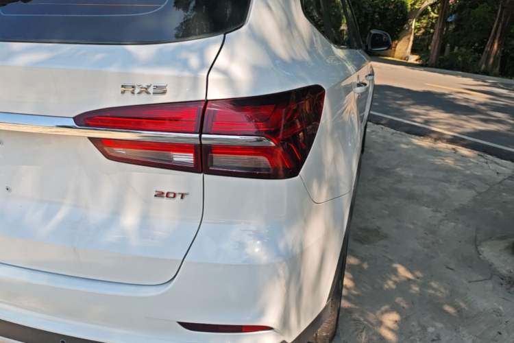 Used Roewe RX5 2016 20T Two-Wheel Drive Automatic Internet Smart Edition Right Rear Taillight