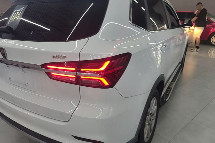Used Roewe RX5 2016 20T Two-Wheel Drive Automatic Flagship Edition Right Rear Taillight