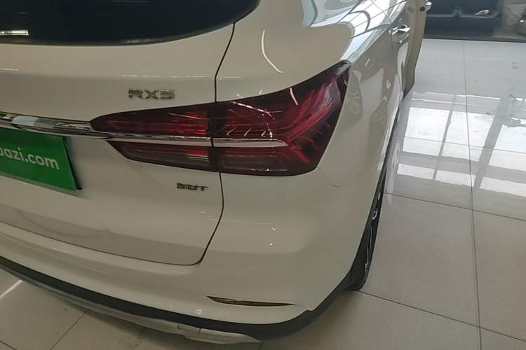 Used Roewe RX5 2016 20T Two-Wheel Drive Automatic Internet Smart Edition Right Rear Taillight