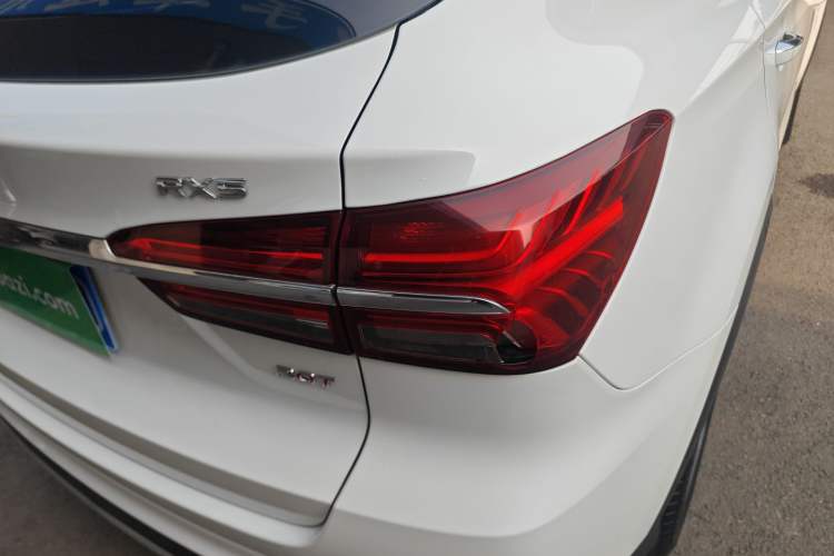 Used Roewe RX5 2016 20T Two-Wheel Drive Automatic Internet Smart Edition Right Rear Taillight