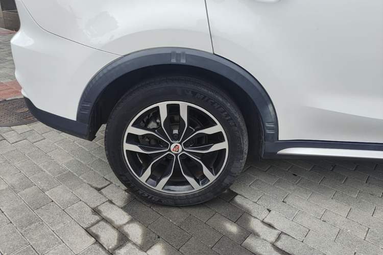 Used Roewe RX5 2016 20T Two-Wheel Drive Automatic Internet Smart Edition Right Rear Wheel Hub