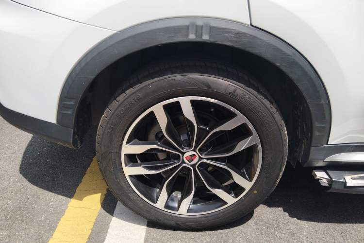 Used Roewe RX5 2016 20T Two-Wheel Drive Automatic Internet Smart Edition Right Rear Wheel Hub