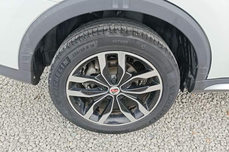 Used Roewe RX5 2016 20T Two-Wheel Drive Automatic Internet Smart Edition Right Rear Wheel Hub