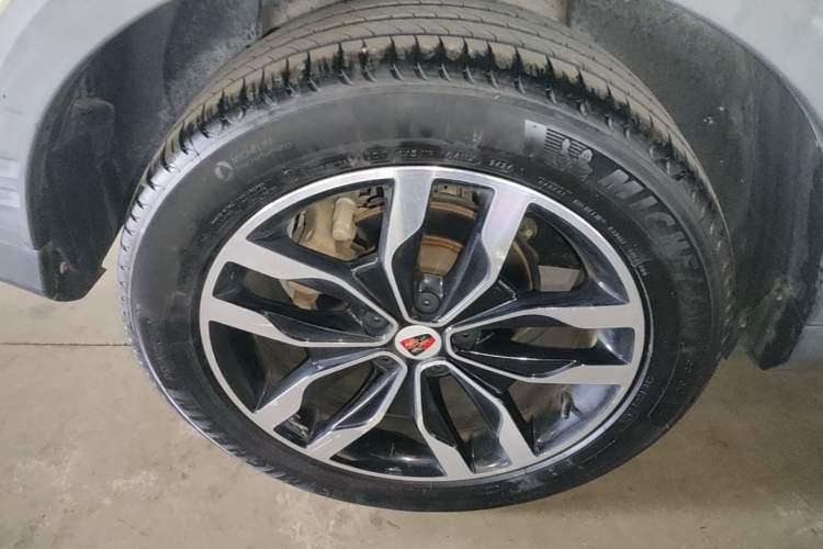 Used Roewe RX5 2016 30T Four-Wheel Drive Automatic Internet Smart Luxury Edition Right Rear Wheel Hub