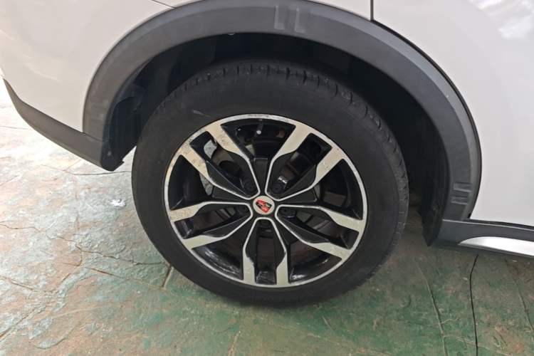 Used Roewe RX5 2016 20T Two-Wheel Drive Automatic Internet Smart Edition Right Rear Wheel Hub