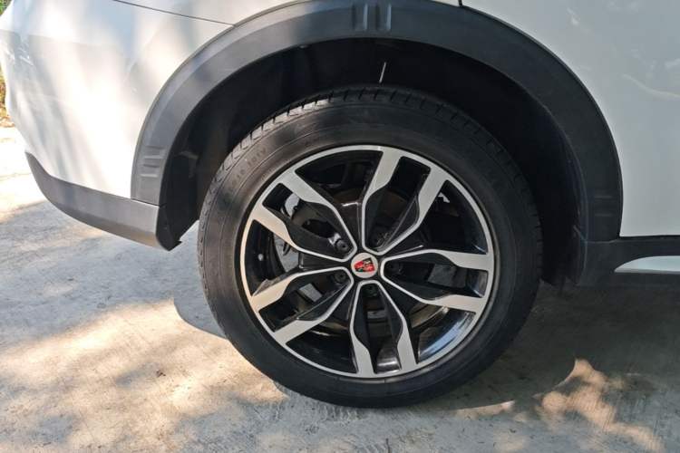 Used Roewe RX5 2016 20T Two-Wheel Drive Automatic Internet Smart Edition Right Rear Wheel Hub