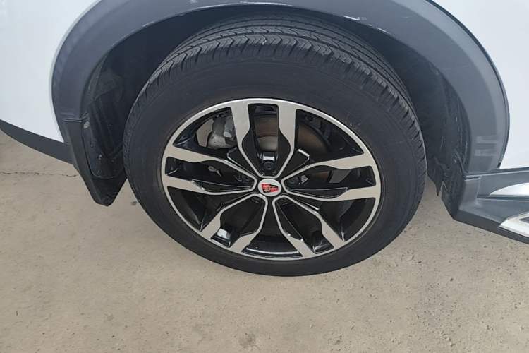 Used Roewe RX5 2016 20T Two-Wheel Drive Automatic Internet Smart Edition Right Rear Wheel Hub