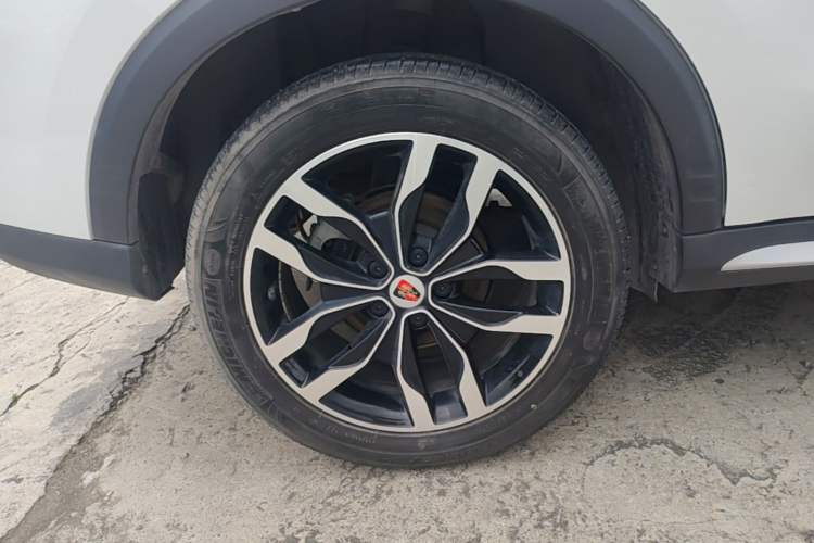 Used Roewe RX5 2016 20T Two-Wheel Drive Automatic Internet Smart Edition Right Rear Wheel Hub