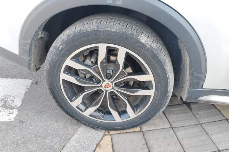 Used Roewe RX5 2016 20T Two-Wheel Drive Automatic Internet Smart Edition Right Rear Wheel Hub