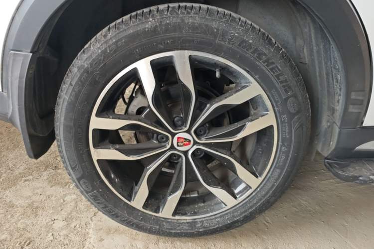 Used Roewe RX5 2016 30T Two-Wheel Drive Automatic Internet Smart Edition Right Rear Wheel Hub