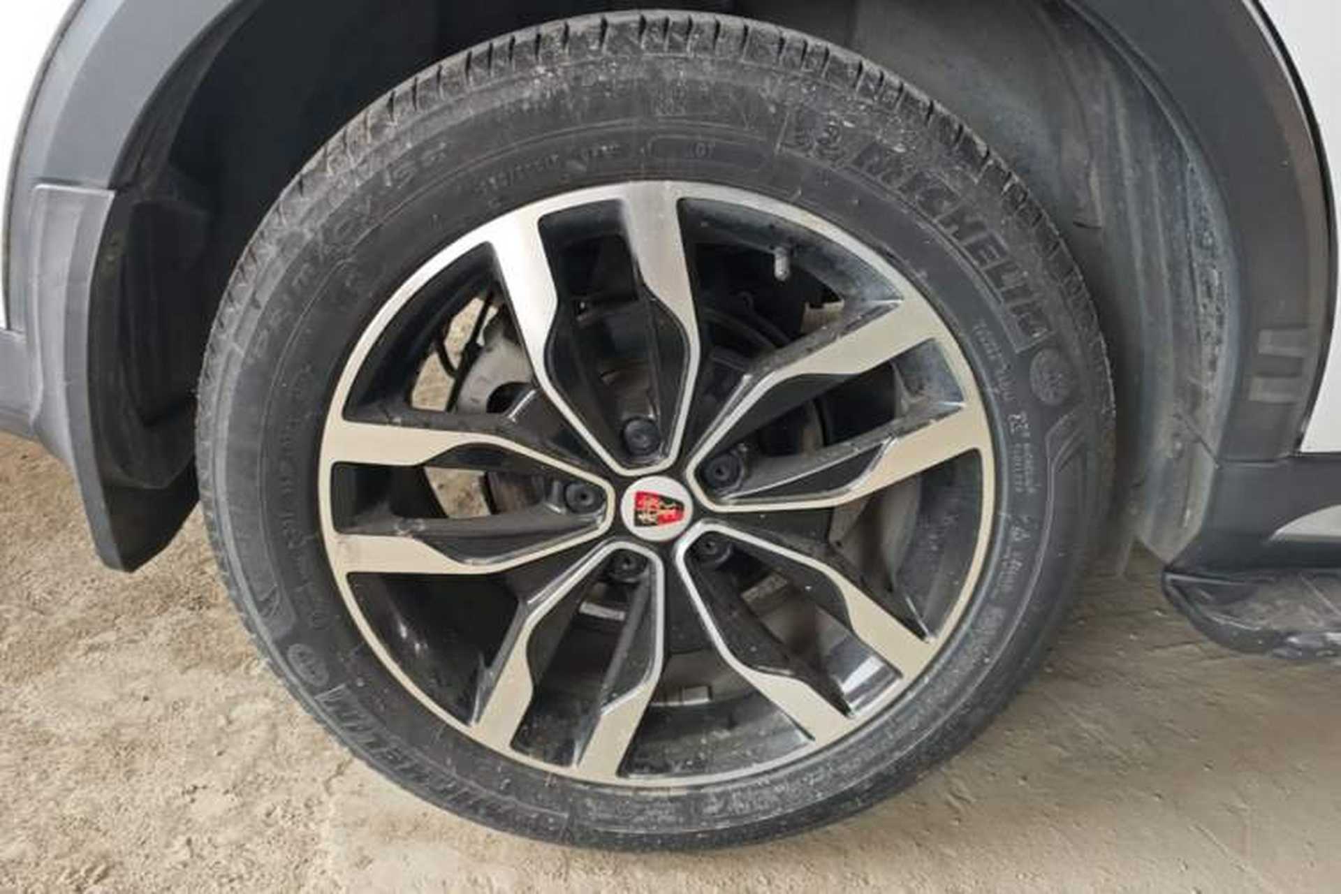 Used Roewe RX5 2016 30T Two-Wheel Drive Automatic Internet Smart Edition Right Rear Wheel Hub
