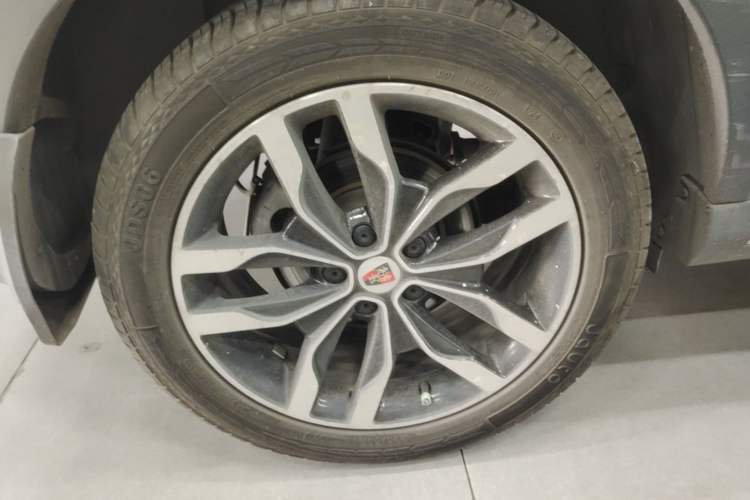 Used Roewe RX5 2016 20T Two-Wheel Drive Automatic Internet Smart Edition Right Rear Wheel Hub