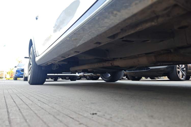 Used Roewe RX5 2016 30T Two-Wheel Drive Automatic Internet Smart Edition Right Side Sill